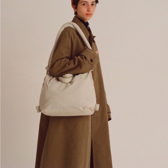 Ölend Handbags - Olend Ona Soft Bag Cream Puffer Tote Bag
